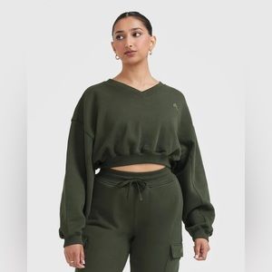 ONER ACTIVE ALL DAY LIGHTWEIGHT OVERSIZED V-NECK SWEATSHIRT